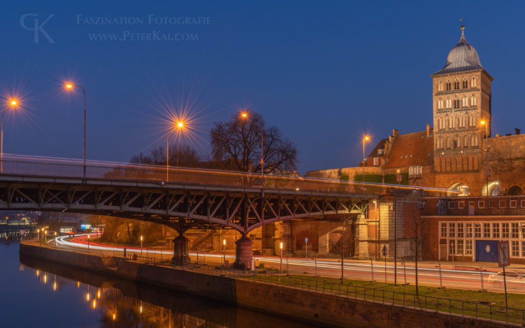 Deutschland, Schleswig Holstein, Hansestadt Lübeck, Hubbrücke, Brückenweg, Burgtorbrücke, Burgtor, Trave