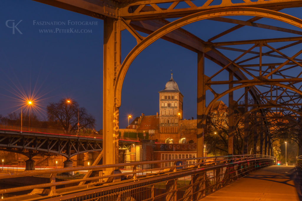 Deutschland, Schleswig Holstein, Hansestadt Lübeck, Hubbrücke, Brückenweg, Burgtorbrücke, Burgtor, Trave